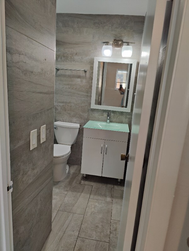 Foto del edificio - 7839 N Bayshore Dr