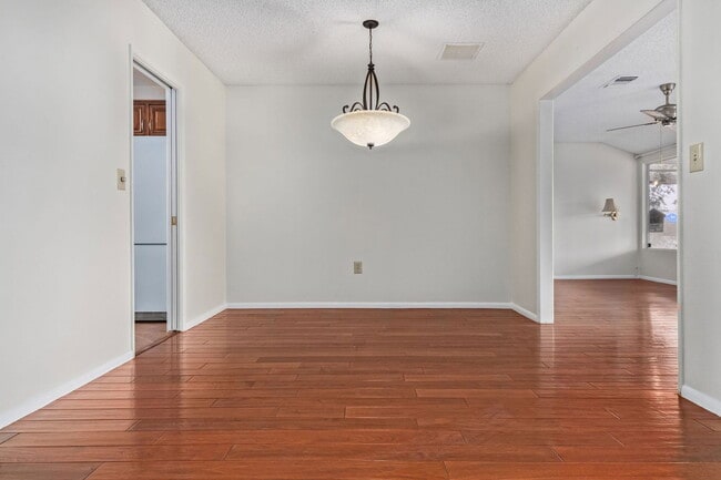 Foto del edificio - 14022 Whispering Lake Dr