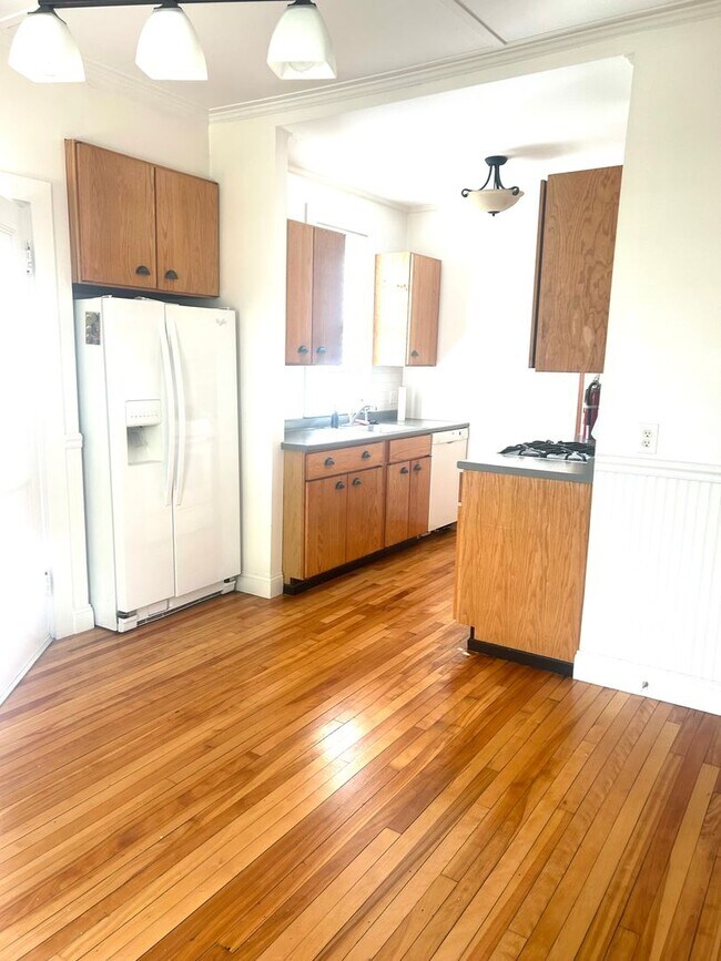 Foto del edificio - Beautiful 3BR/1.5BA Home Available Septemb...