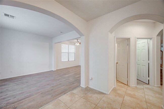 Building Photo - 123 Kava Kava St