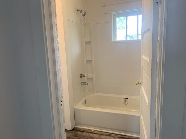 Building Photo - Available for Rent 3BR/1BA beauty