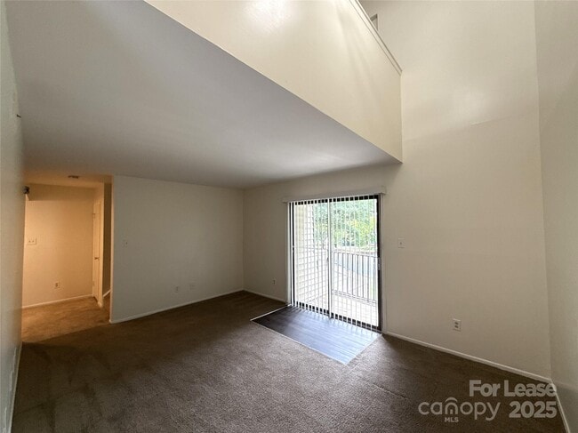 Building Photo - 1605 Merry Oaks Rd