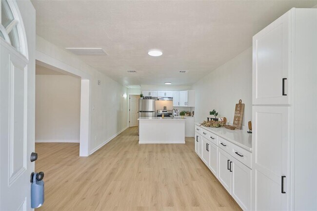 Building Photo - 51 Harbour Row Dr