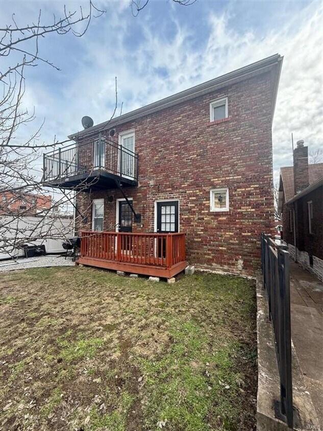 Building Photo - 2 BED / 1 Bath- Updated Unit in great SOUT...