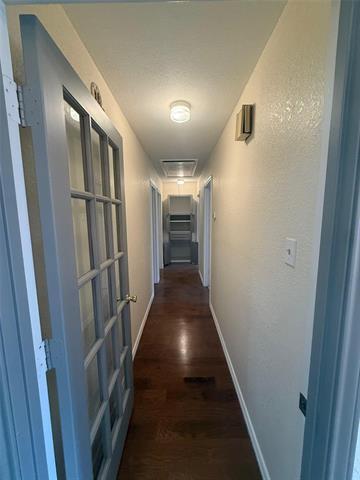 Building Photo - 1009 Village Wood Ct