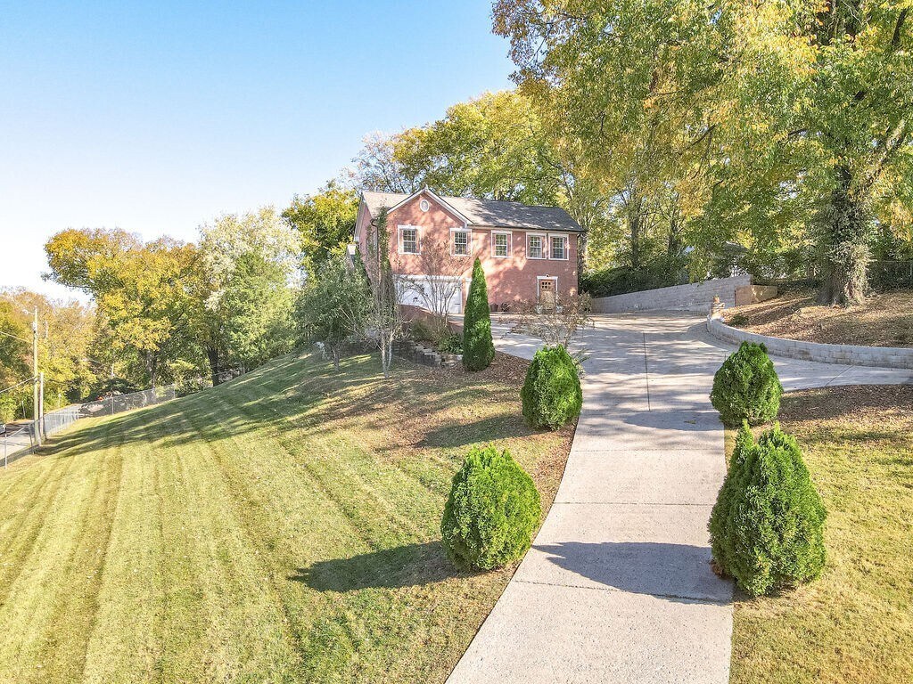 Primary Photo - 75 Whitsett Rd