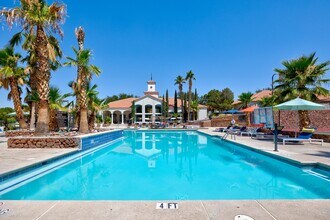 Building Photo - The Retreat at Mesa Hills