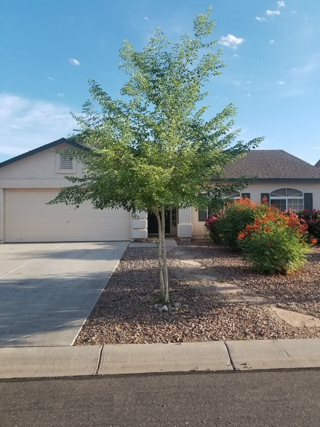 Foto principal - Fantastic 3 bedroom Home in Queen Creek!