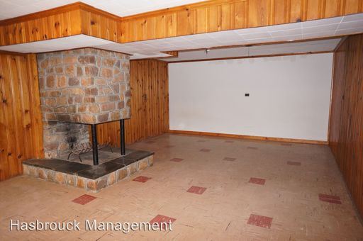 Building Photo - 1601 Cedar Hill Rd