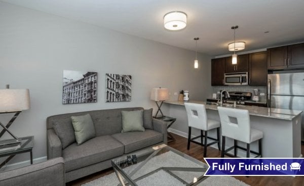 Building Photo - 733 Chicago Ave