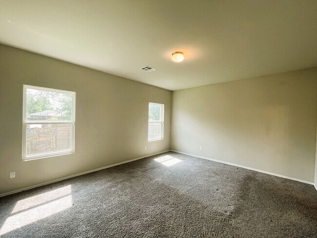Foto del edificio - Exceptional Home In The Village! MOVE IN S...