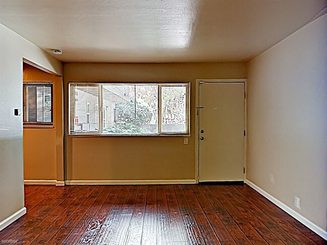 Building Photo - 3405 Dimond Ave