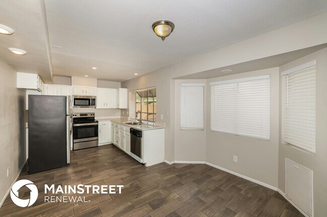 Building Photo - 5322 W Riviera Dr