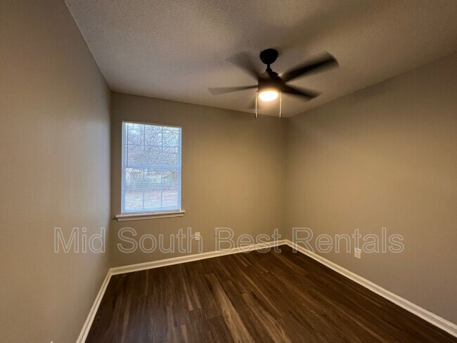 Building Photo - 2293 Sharon Ln