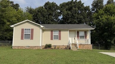 Building Photo - 1028 Bush Ave