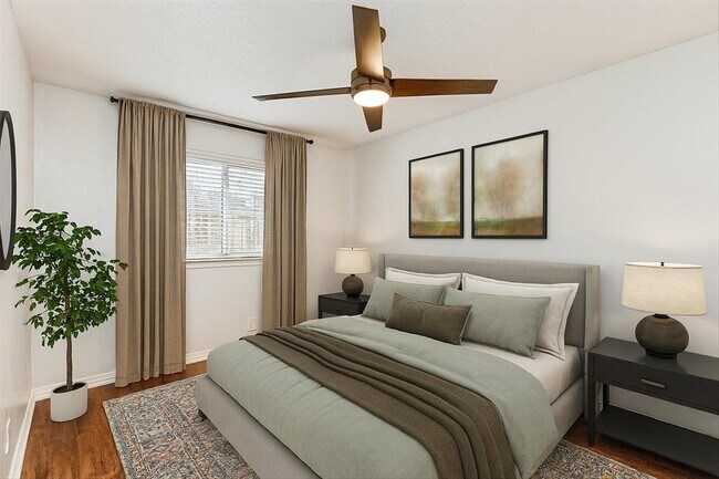 Foto del edificio - 2401 Manor Rd