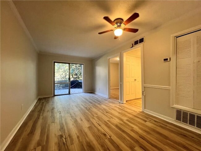 Building Photo - 2805 Northeast Expy