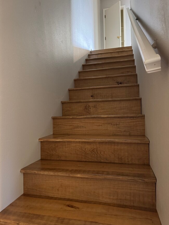 Building Photo - 955 B