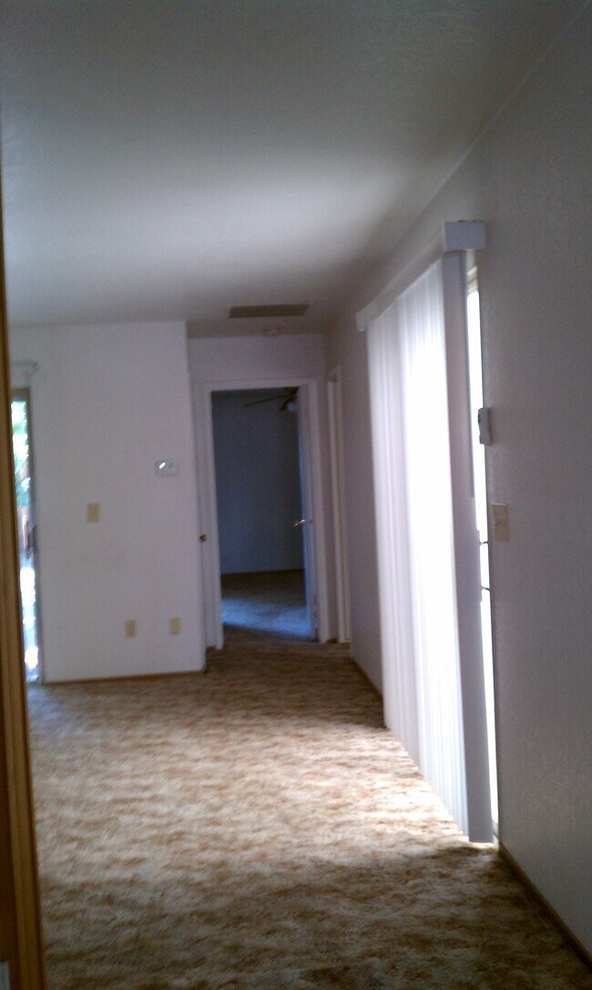 Foto del edificio - 2200 Newbury Cir