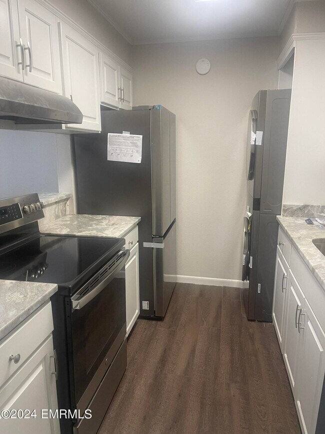 Foto del edificio - 5815 Poplar Springs Dr