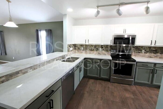 Building Photo - 16755 W Desert Bloom St