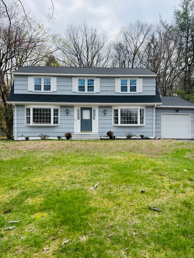 Primary Photo - 737 Burnham St