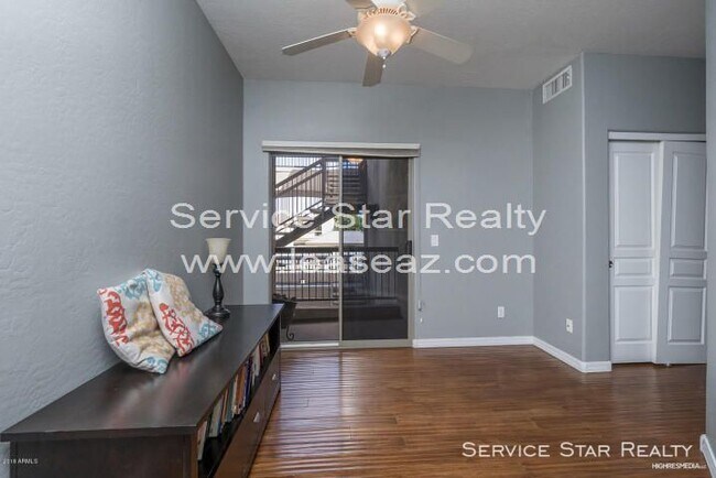 Building Photo - 2019 E Campbell Ave