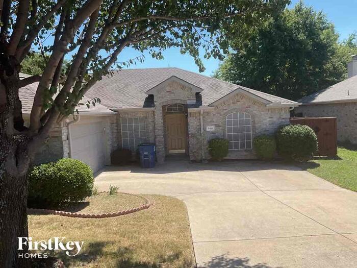 Foto principal - 108 S Bending Oak Ln