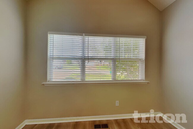 Building Photo - 1638 Zurich Dr