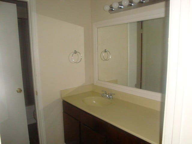 2-1 Bathroom - 12500 Sandpiper Dr