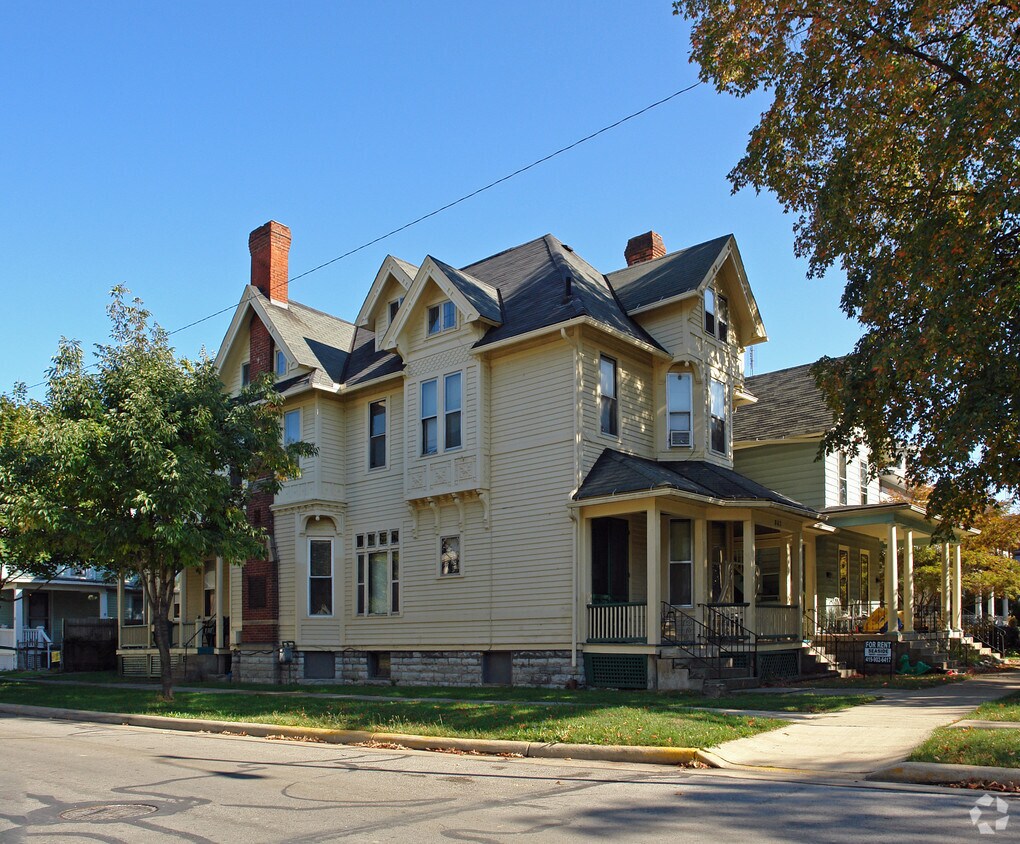 Primary Photo - 802 Wayne St