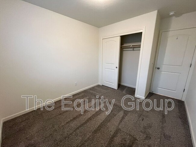 Building Photo - 2624 W McComb Ave