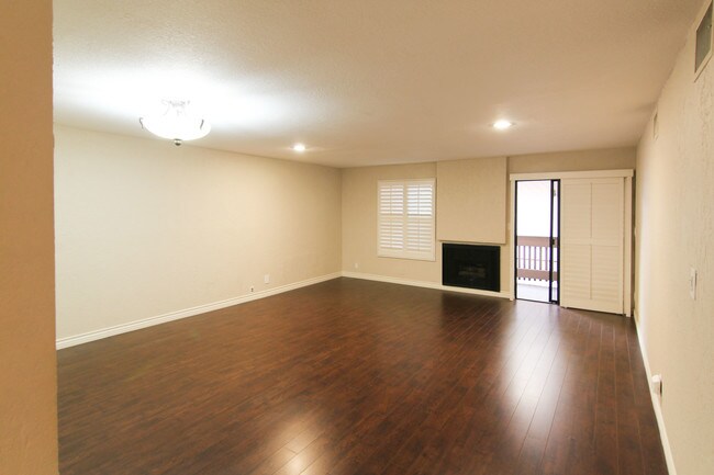 Living Room - 15207 W Magnolia Blvd