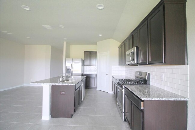 Foto del edificio - 3111 Floral Park Ct