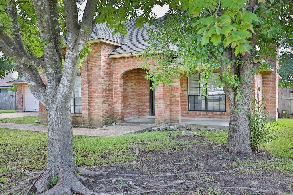 Primary Photo - 601 Cedar Ridge Dr