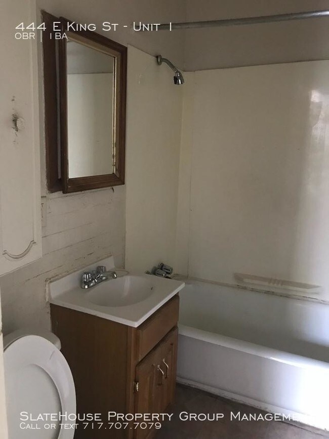 Building Photo - bedroom in Lancaster PA 17602