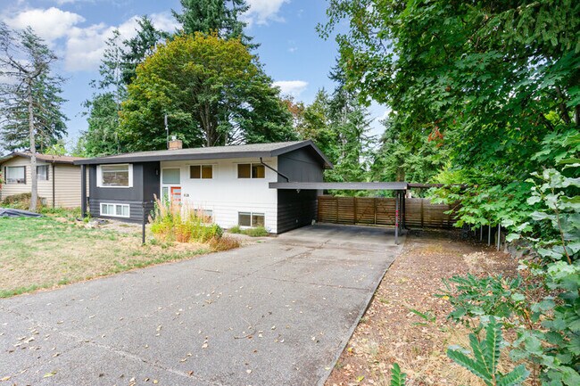 Building Photo - 8428 NE 132nd Pl