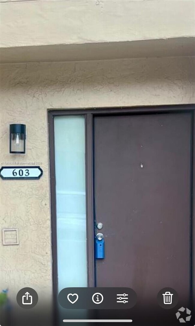 Building Photo - 6866 NW 173rd Dr