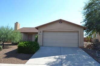 Building Photo - 4235 S Mayberry Pl
