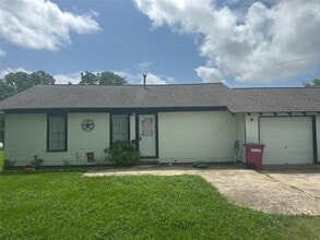 Building Photo - 423 N Avenue A