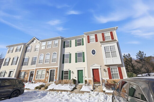 Photo - Unbeatable location near Lake Ridge Park and Marina, offering boating, fishing, wildlife and bird... Townhome