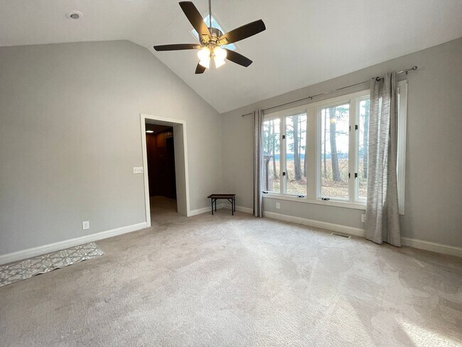 Building Photo - Everything you’ve been dreaming of is here...