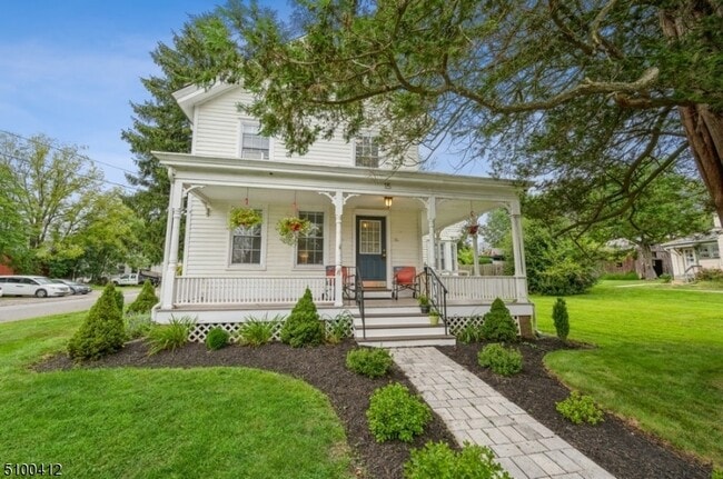 Building Photo - 15 Center St