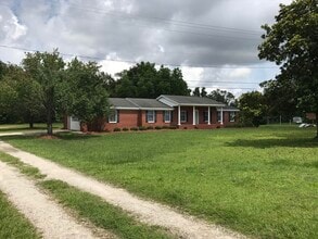 Building Photo - 10091 US-17