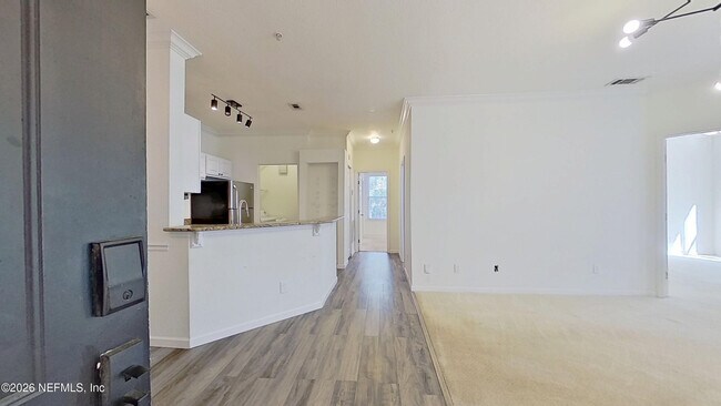 Building Photo - 13810 Sutton Park Dr N