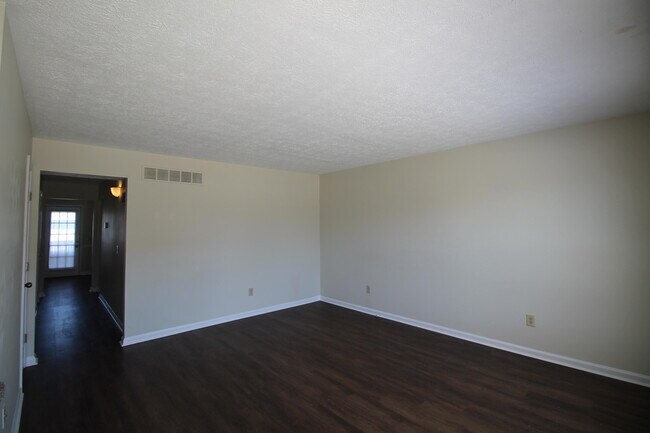 Building Photo - 209 Coburn Dr