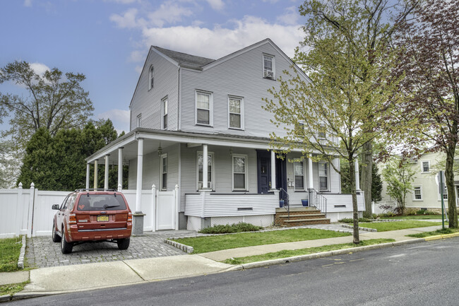 Building Photo - 464 Central Ave