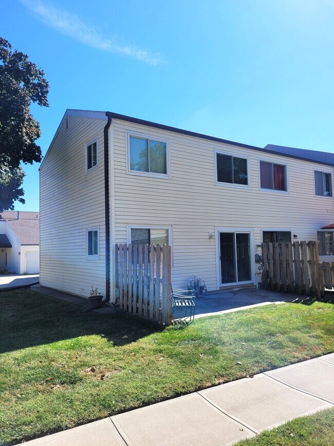 Building Photo - 13217 Carpenter St