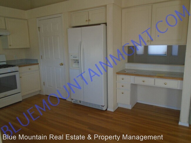 Building Photo - 5 br, 3.5 bath House - 2515 Heathrow Drive