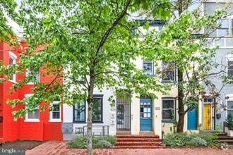 Building Photo - 426 Warner St NW